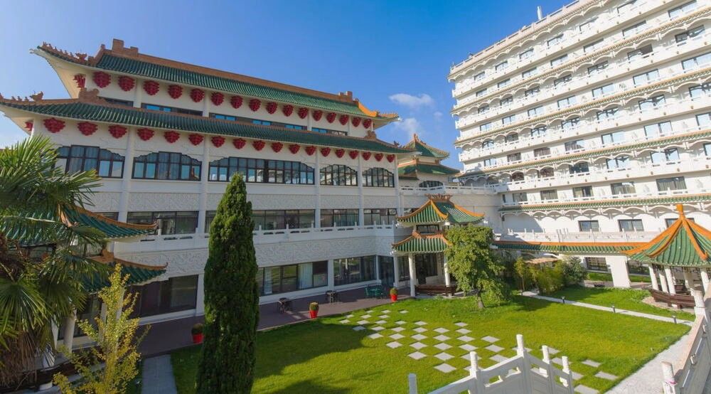 L'Hôtel Huatian Chinagora et son jardin